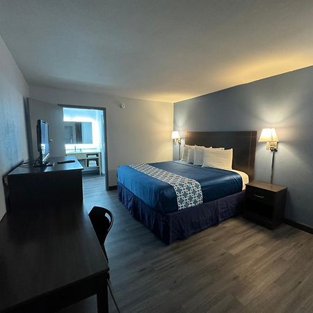Travelodge By Wyndham Gainesville Гейнсвилл Экстерьер фото
